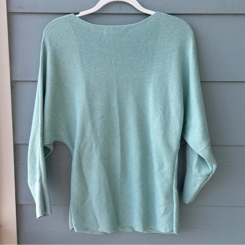 Tommy Bahama Women’s Bonita Boatneck Dolman Sleeve Aqua Sweater Size S - Picture 2 of 8